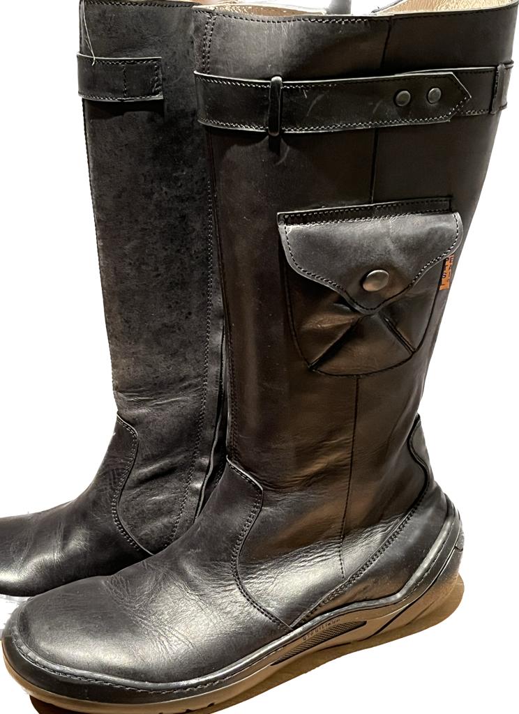Petasil Black Leather Boots - Size UK6