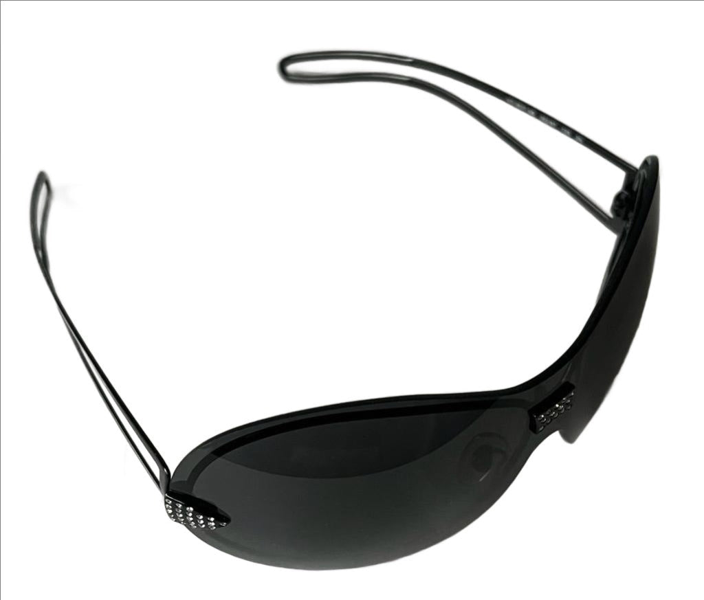 VOGUE Black Oversized Sunglasses