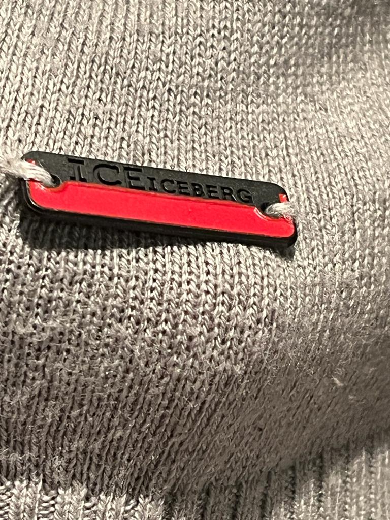 Iceberg Jumper - Metal Bagdes