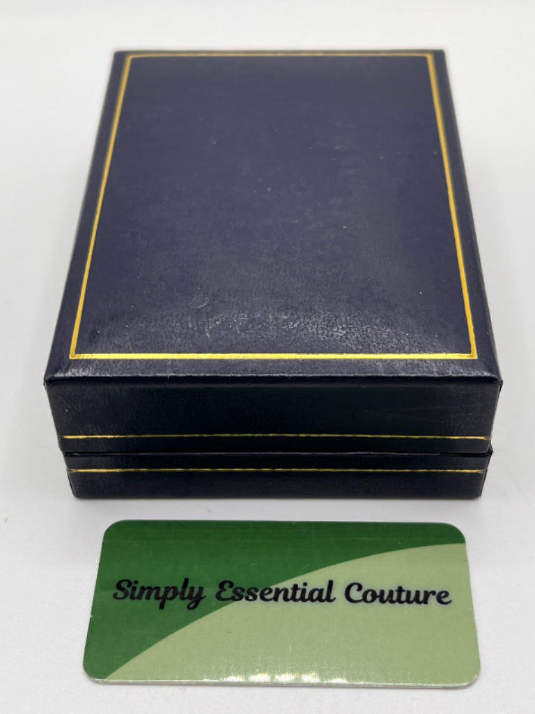 9ct White Gold & Garnet Necklace