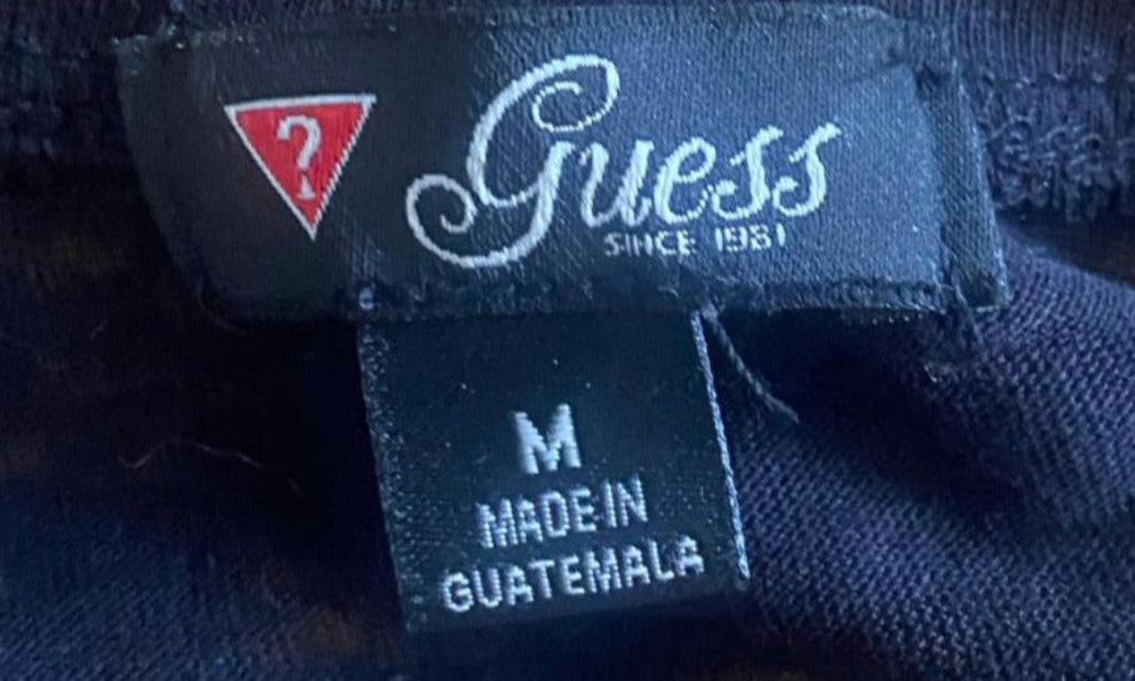 GuessBack T-shirt - Gold Letters - UK10