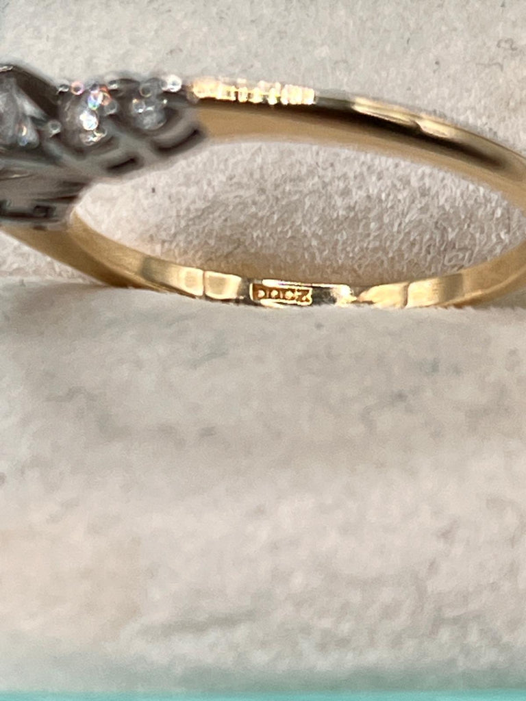 14Ct Gold Ring - Hallmarked 585 - Size 0