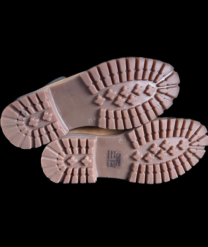 Samuel Windsor Buffalo Boot - Sole of Boot