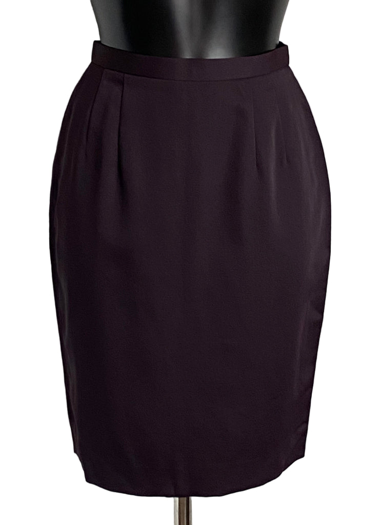 KENZO Burgundy skirt on a mannequin against a white background