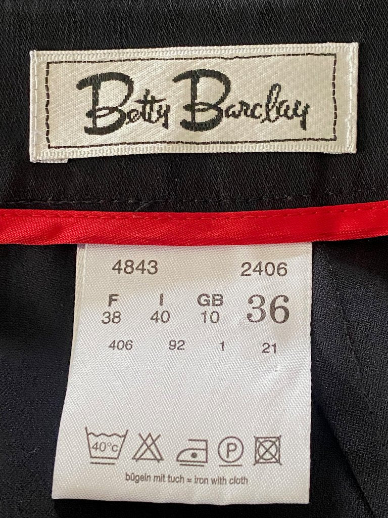 Vintage Betty Barclay Shorts Size UK10 - Pre-loved