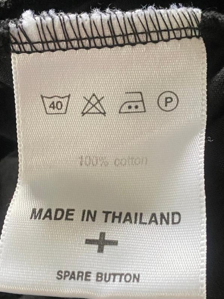 Yacco Maricard Black Oversize Top Wash Label
