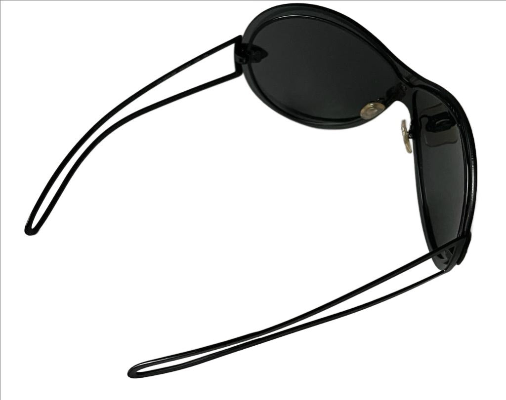 VOGUE Black Oversized Sunglasses
