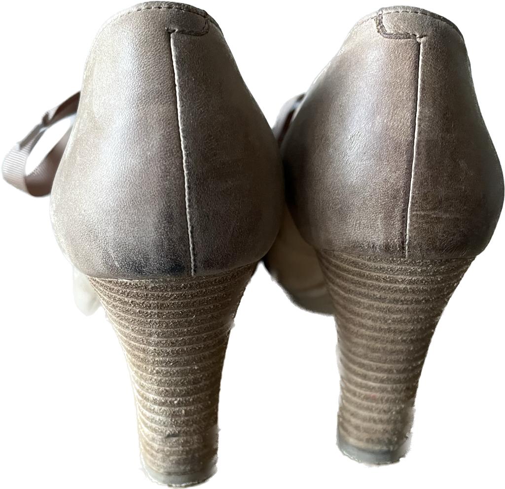 Clarks Grey Cashmere Bow Shoes - UK5