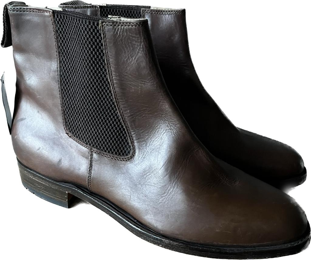 SAMUEL WINDSOR Leather Chelsea Boots - Size UK8 