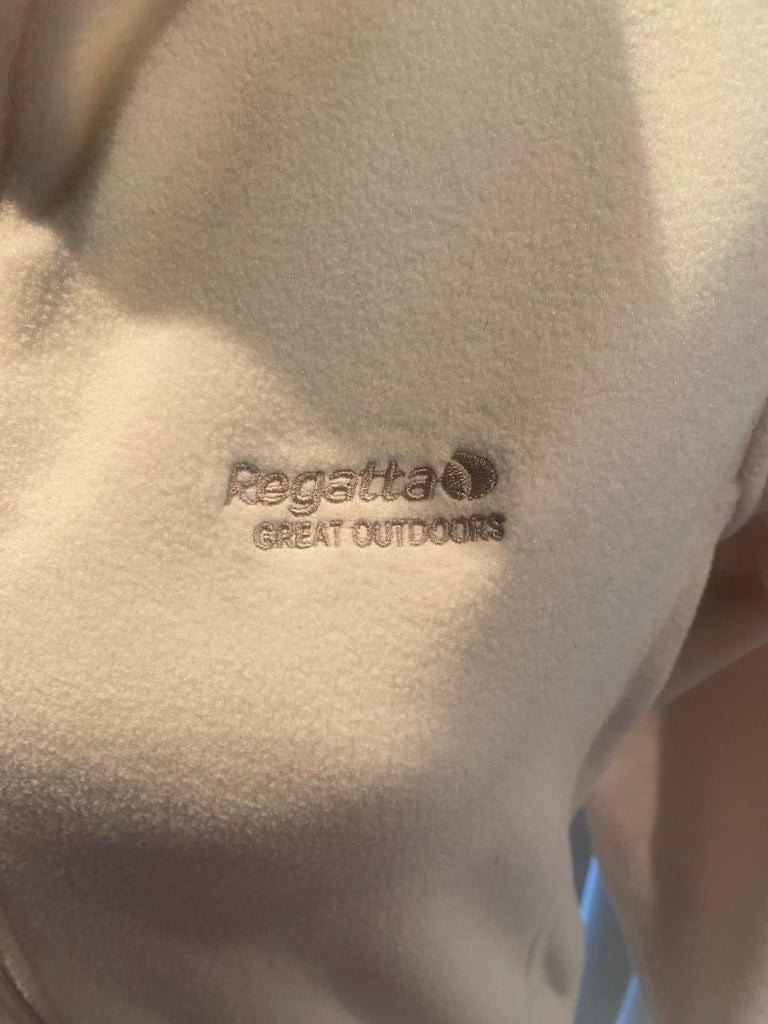Regatta Cream Fleece - Embroidered Logo