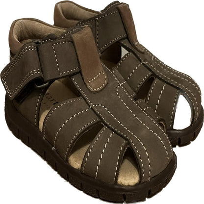 Start-Rite Brown boys Weasel  Sandals size UK3.5F. NEW in Box