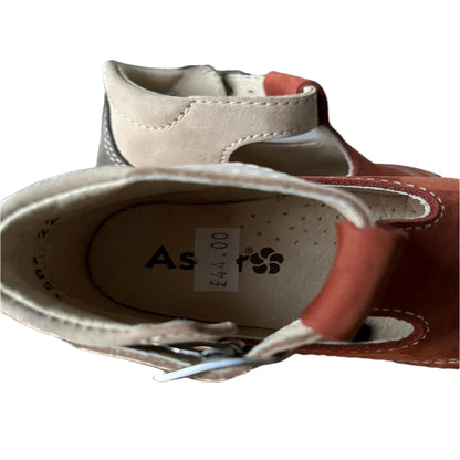 Aster Boys Shoes Size UK5 Infant - EU22 - US6.  NEW in Box