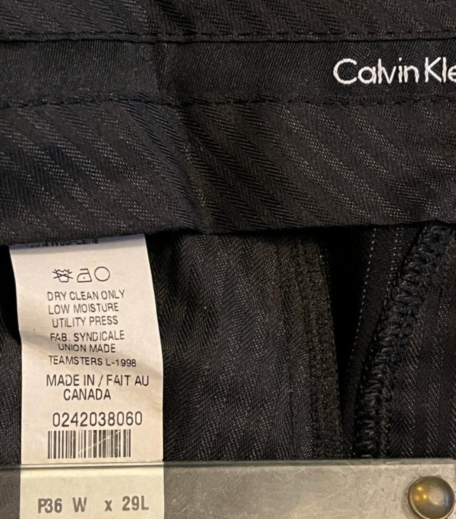 Calvin Klein S/B Black Pinstripe - Sizing