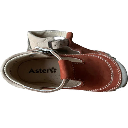 Aster Boys Shoes Size UK5 Infant - EU22 - US6.  NEW in Box