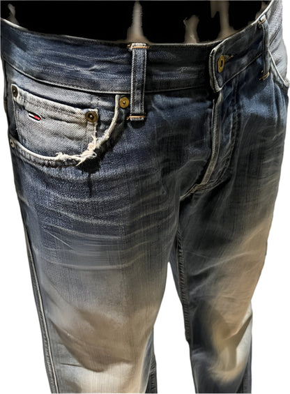 Hilfiger Blue Washed Jeans - W32 - Front Detail