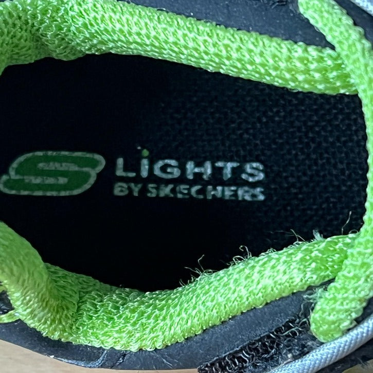 Sketchers Lights-Up Boys Dinosaur Trainers, Size UK5 infant EU21.5 NEW in Box