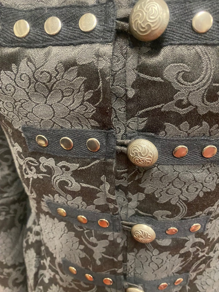H&R Grey Gothic Style Coat - Fixings