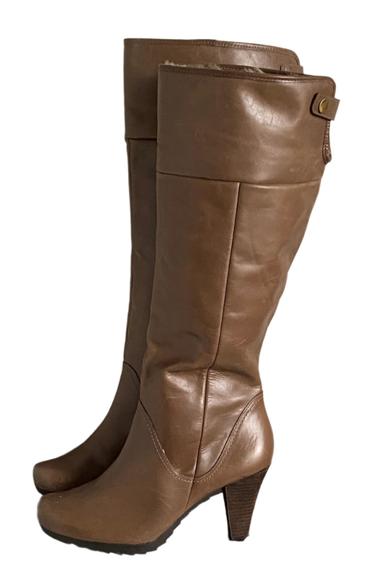 Clarks Khaki Leather Boots - UK6