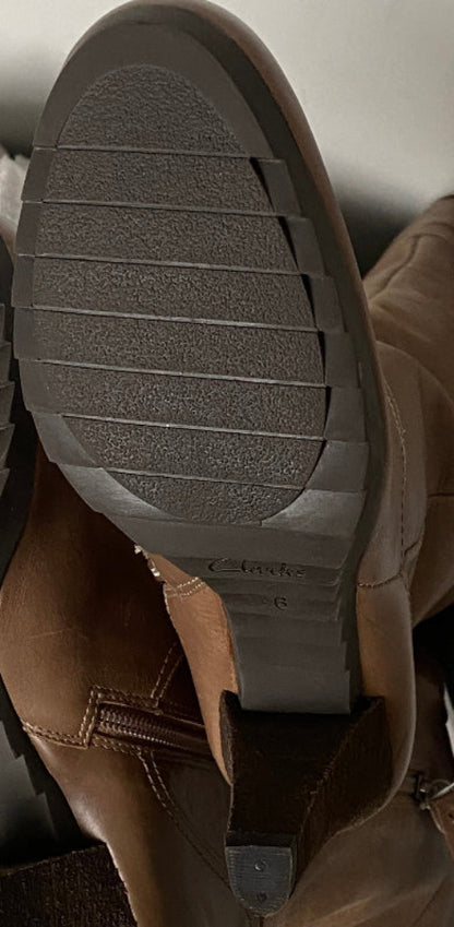 Clarks Khaki Leather Boots - UK6 - Sole