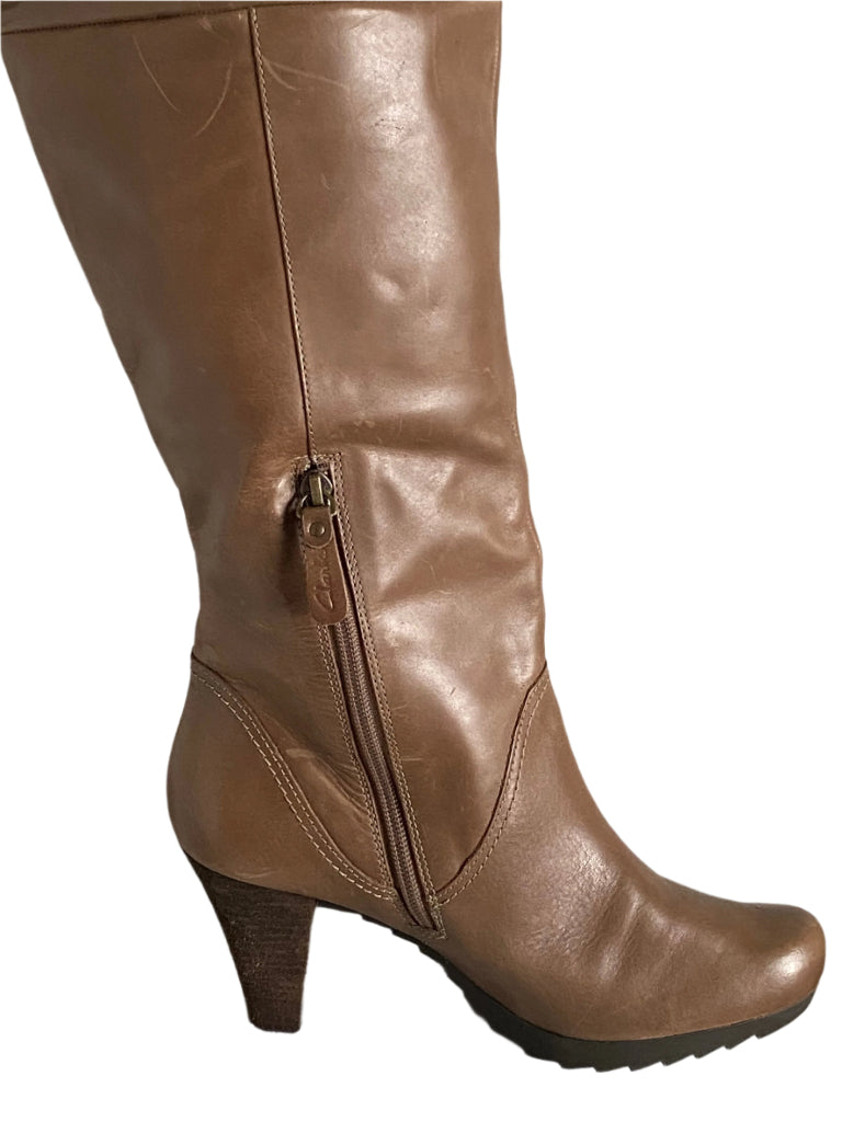 Clarks Khaki Leather Boots - UK6