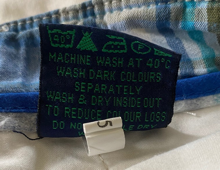 BODEN Cream Cargo Shorts W32- Pre-loved in Great Condition
