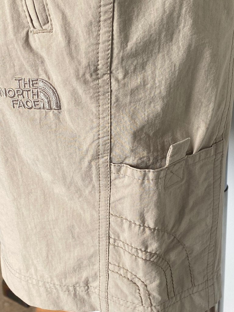 The North Face Shorts Size UK12 - Pre-loved