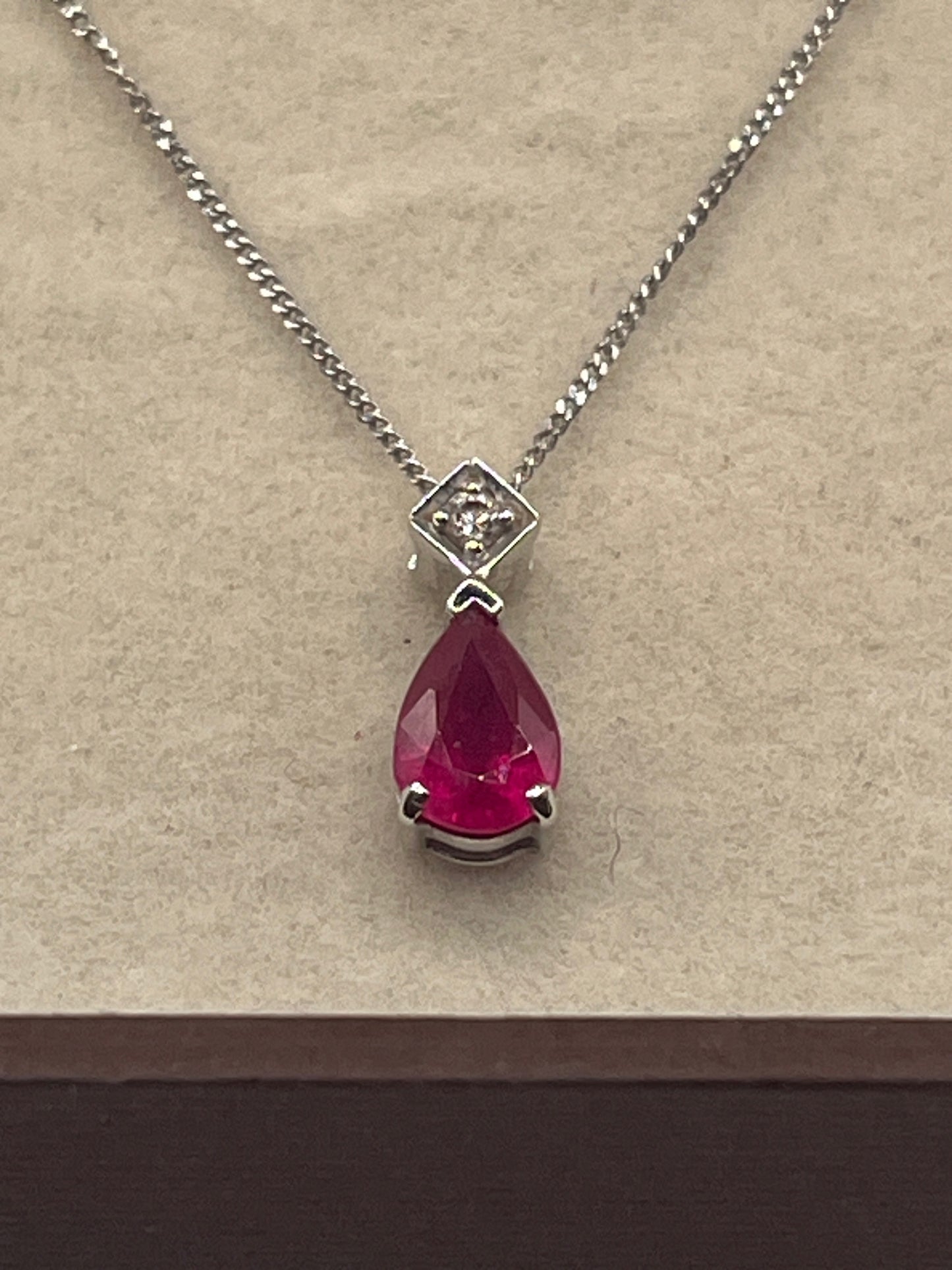 LORDS JEWELS - 9ct White Gold & Red Stone Necklace - Inc. IGI Report
