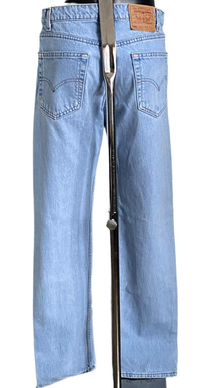 LEVI'S 505 Light Wash Blue Jeans - W33 - Pre-Loved in Great Condition