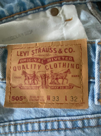 LEVI'S 505 Light Wash Blue Jeans - W33 - Pre-Loved in Great Condition