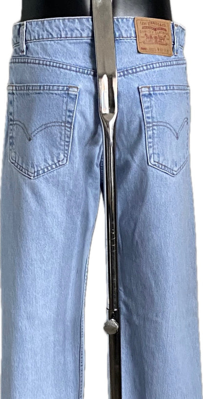 LEVI'S 505 Light Wash Blue Jeans - W33 - Pre-Loved in Great Condition