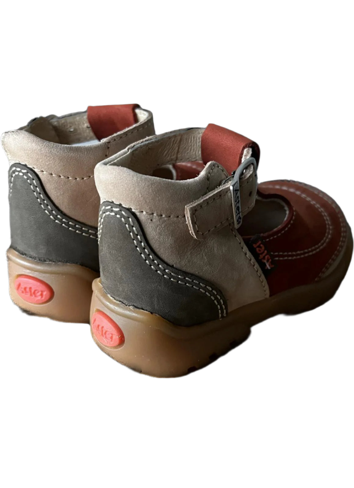 Aster Boys Shoes Size UK5 Infant - EU22 - US6.  NEW in Box