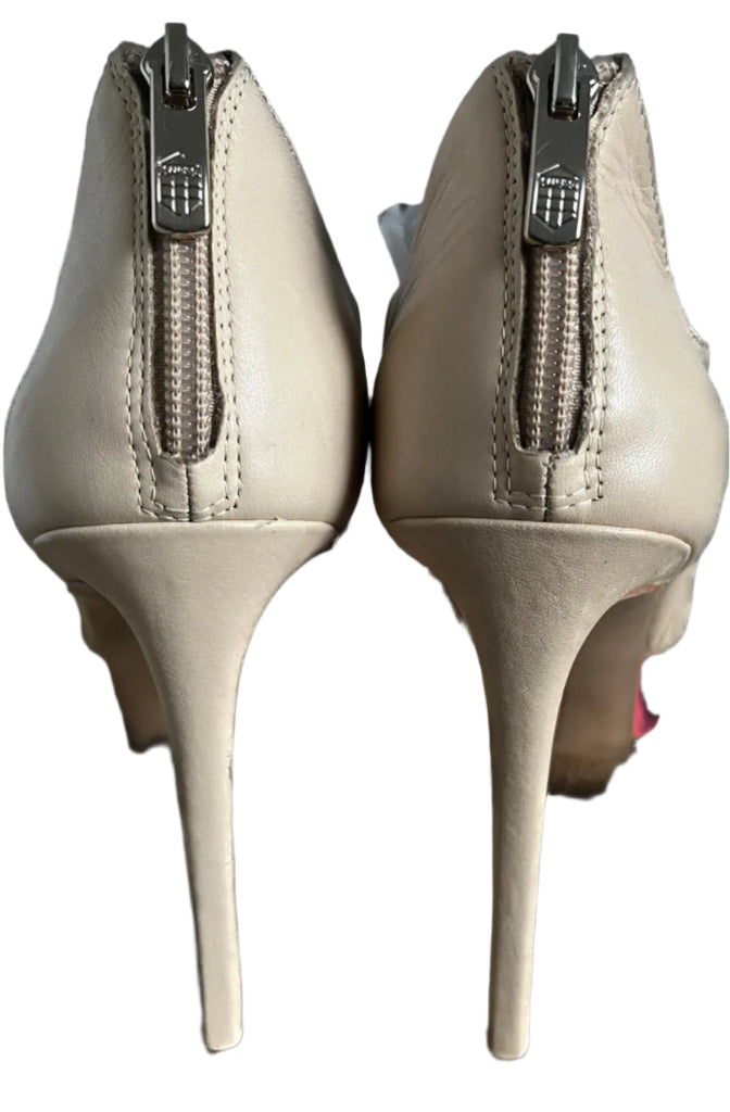 Vince Camuto Cream Leather Sandals Zips