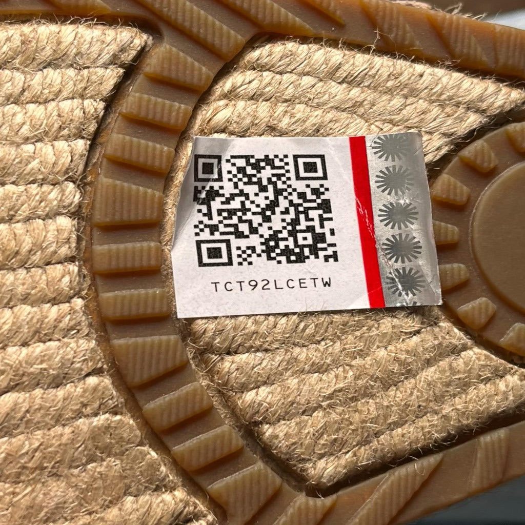 UGG Sliders - QR Code and Hologram