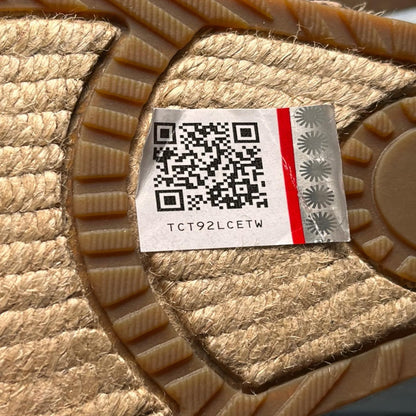 UGG Sliders - QR Code and Hologram